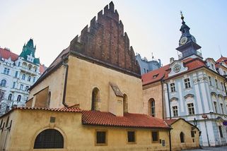 Ve staré Praze před 130 lety začali bourat stovky domů. Teď místu vládne luxus - Seznam Zprávy